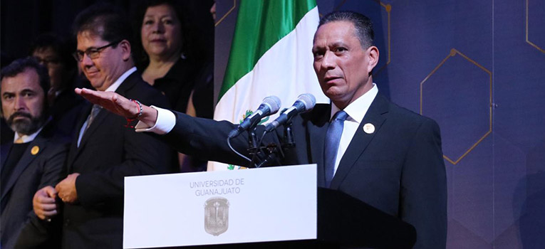 Protesta de Luis Felipe Guerrero por el segundo periodo. Fotografía UG