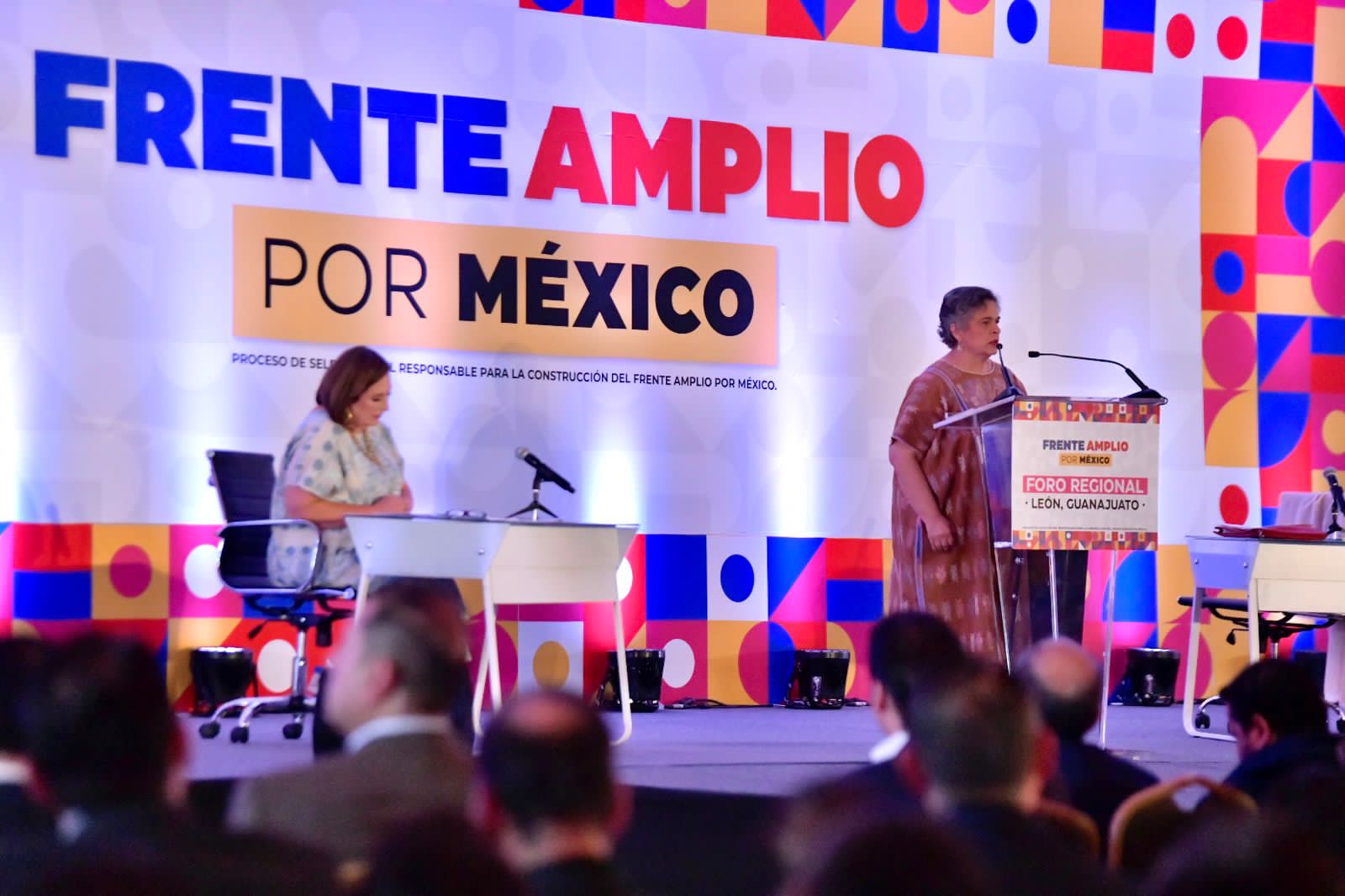 Sucesión panista buscan unidad de palabra, pero dan patadas bajo la mesa