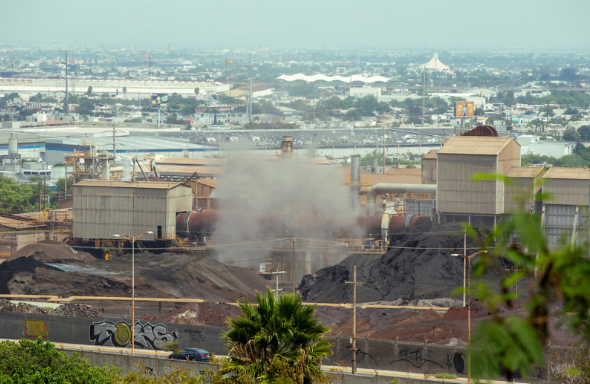 Foto02web: Casi una séptima parte de los residuos peligrosos exportados por EU a México terminaron en 2022 en la planta de Zinc Nacional. Foto: Bernardo De Niz/ Quinto Elemento Lab
