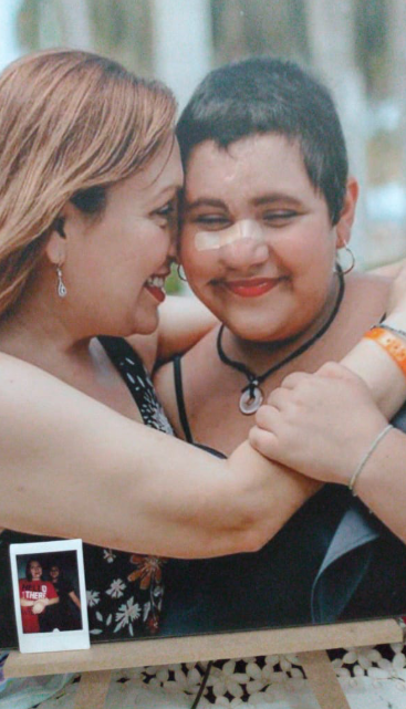 Foto07: Raquel Villarreal y su hija Rebeca, quien murió en 2020. Foto: Cortesía  Raquel Villarreal