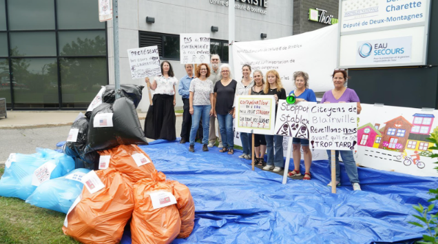 Ciudadanos protestan en septiembre de 2023 en Quebec por el proyecto de ampliación de Stablex. Foto: Eau Secours
