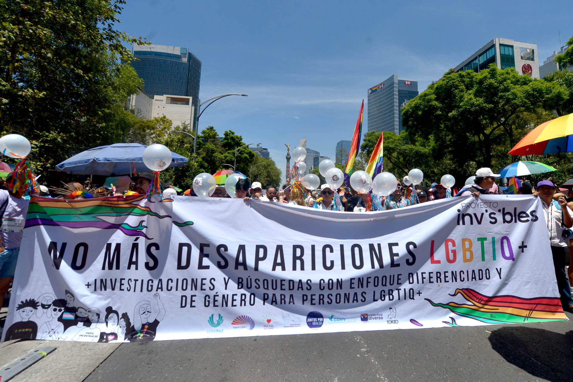 Foto de portada: Cerca de 50 personas participaron en el primer contingente que visibilizó en la Marcha del Orgullo LGBTI+ la desaparición de integrantes de esta comunidad.