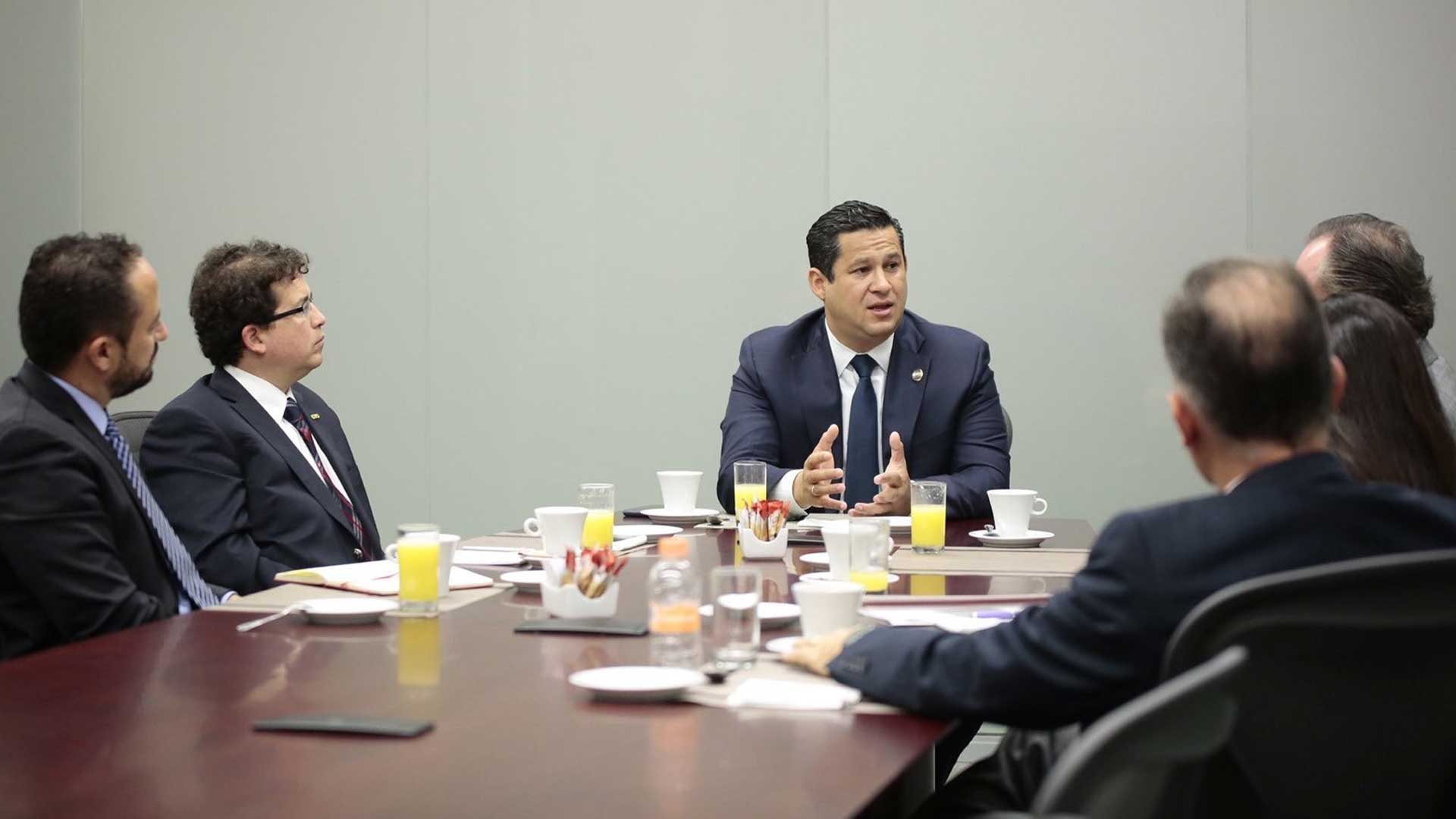 Diego Sinhue en reunión con Jorge Hernández y Enrique Guillermo Prieto
