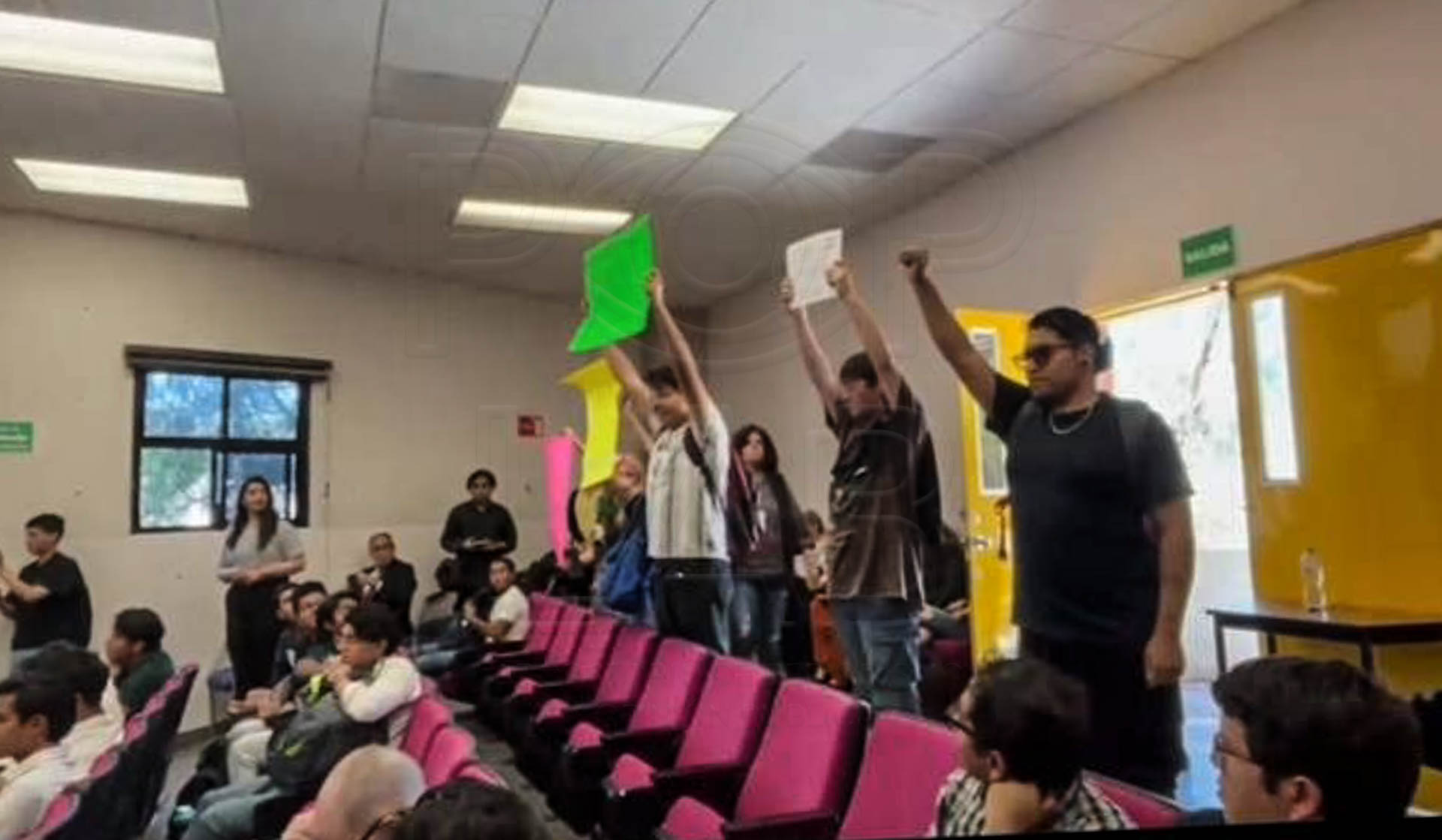 Foto: Especial Protesta de alumnos en DCEA