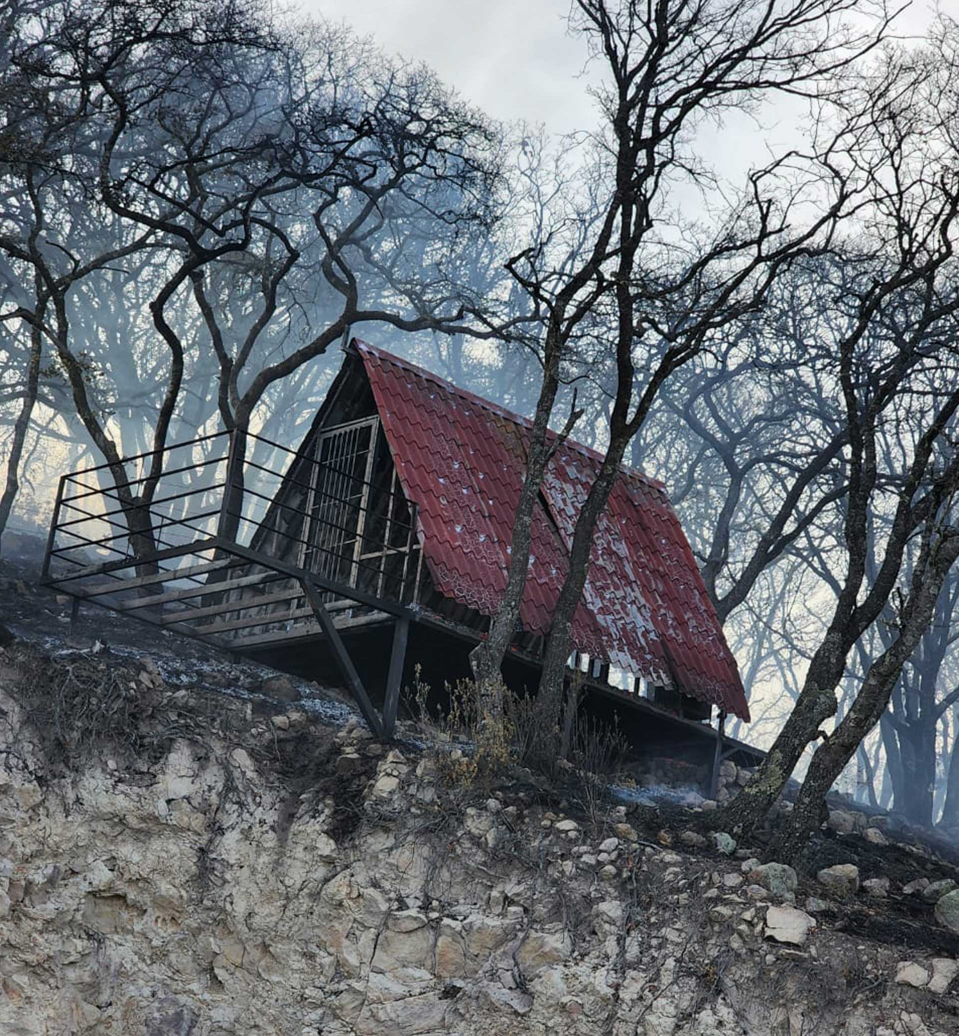 Cabañas donde comenzó el incendio forestal