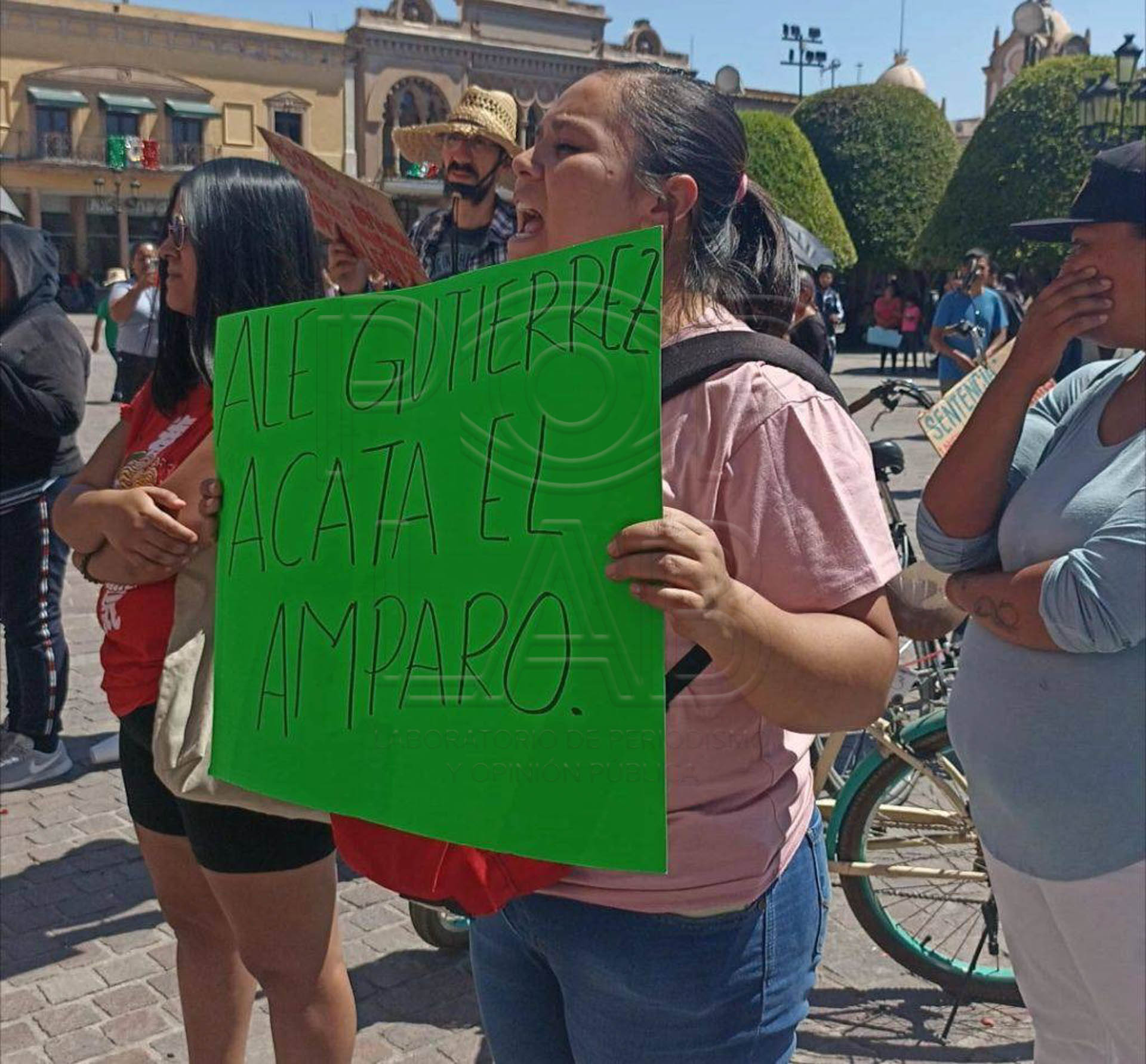 Protesta en el informe. Foto: Melissa Esquivias