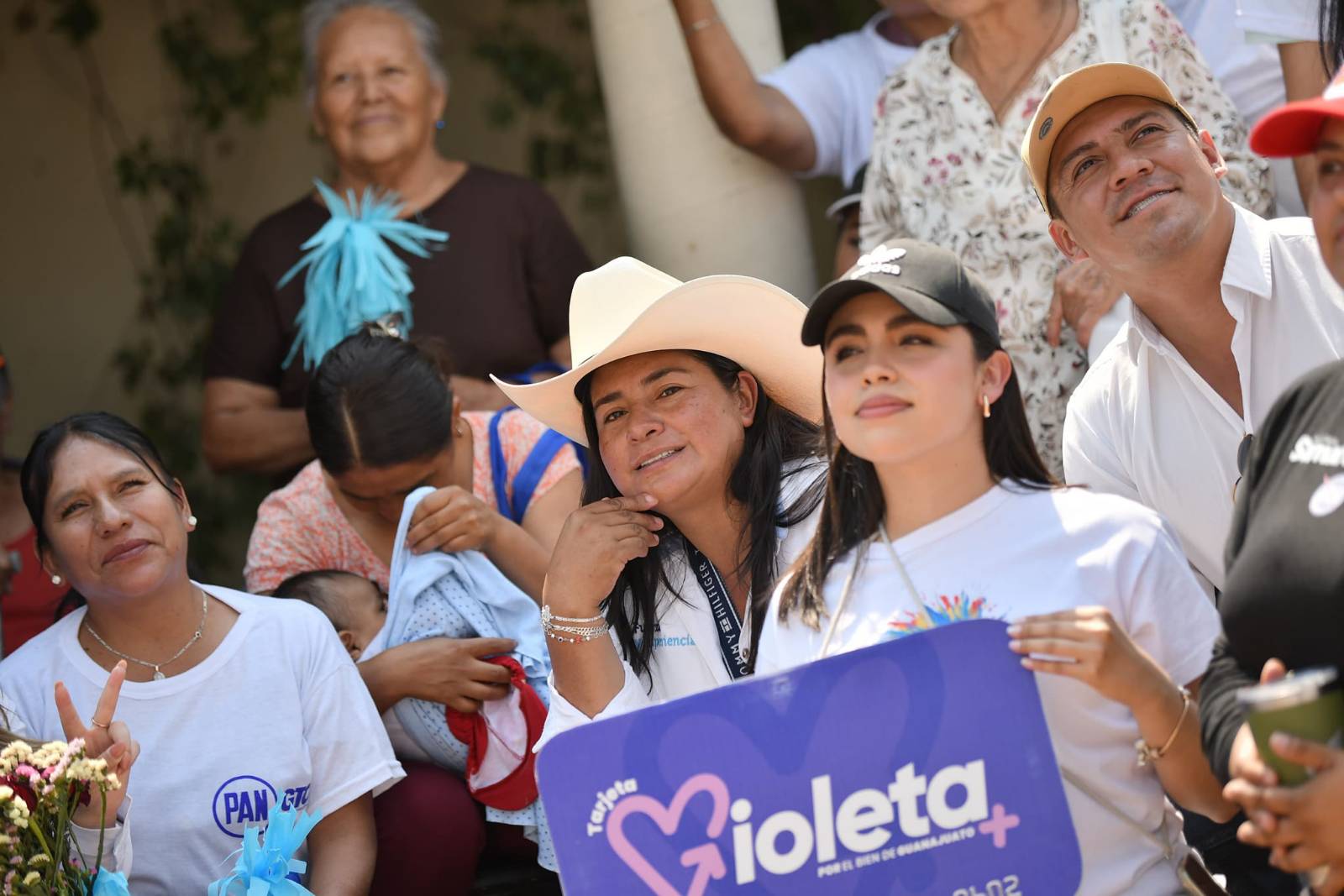 Foto: Especial Promoción de Trajeta violeta en campaña de la coalición PAN, PRI