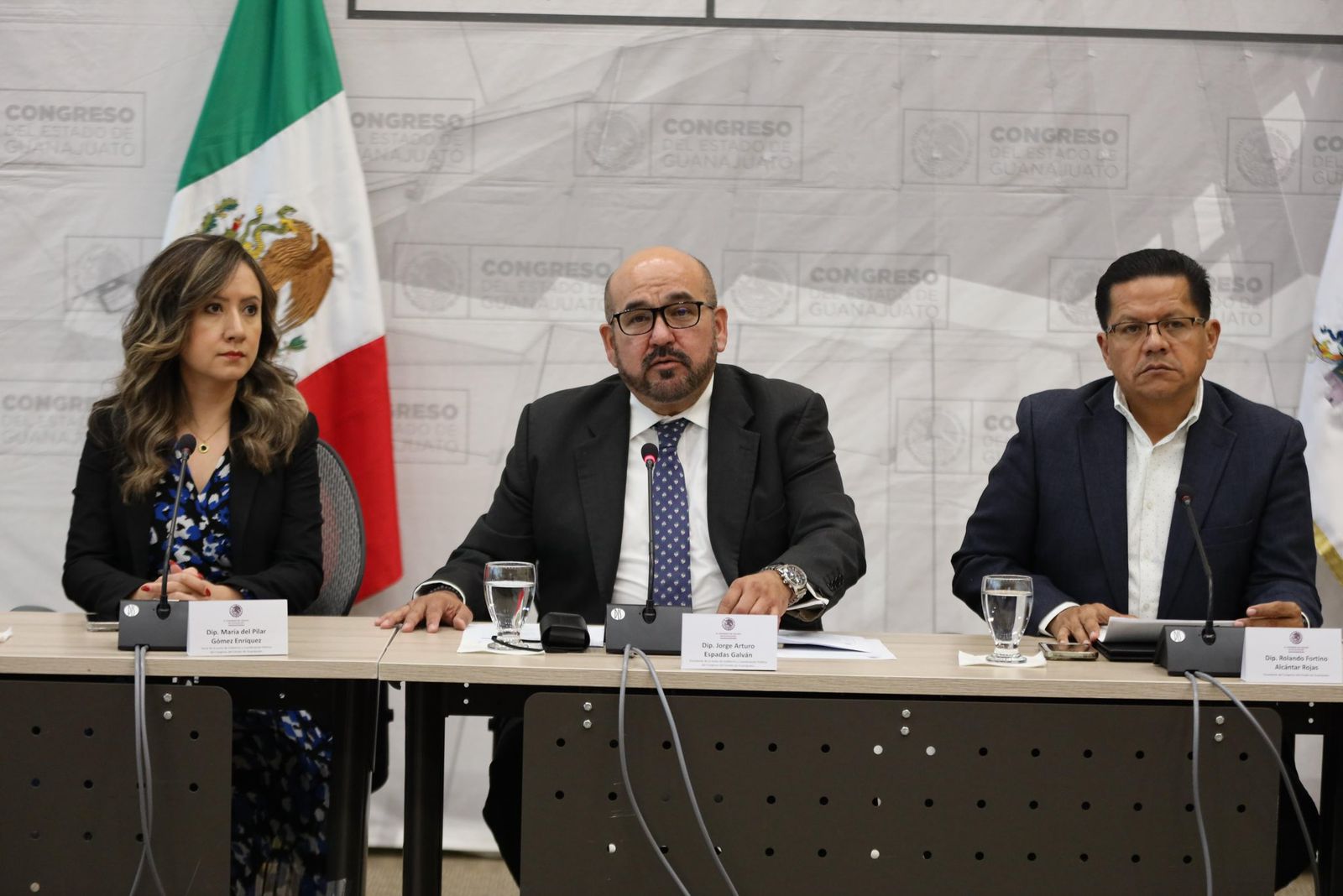 Junta de Gobierno del Congreso local, presidida por el diputado Jorge Espadas Galván. Foto: Congreso