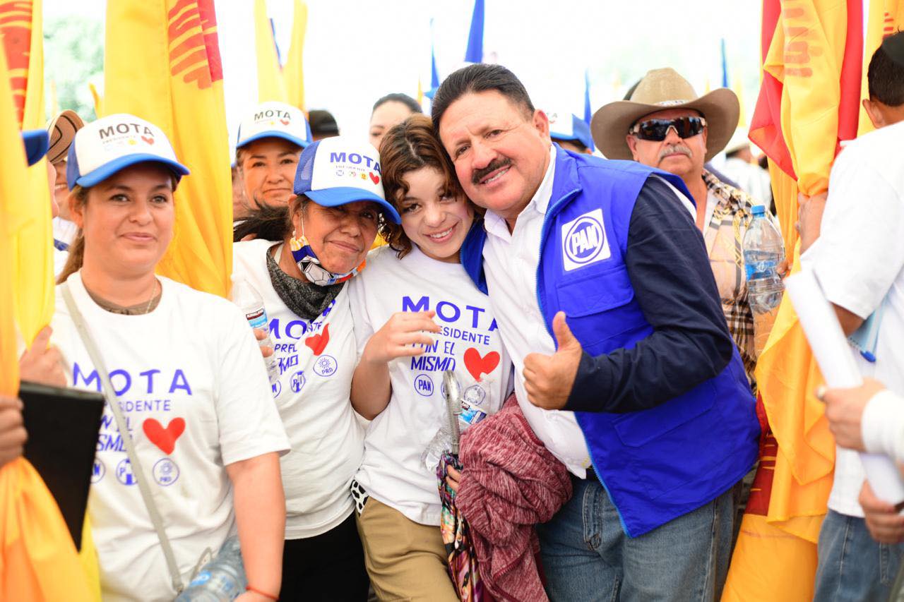José Manuel González Mota, alcalde de Asientos, en campaña para su reelección. Fuente: RRSS