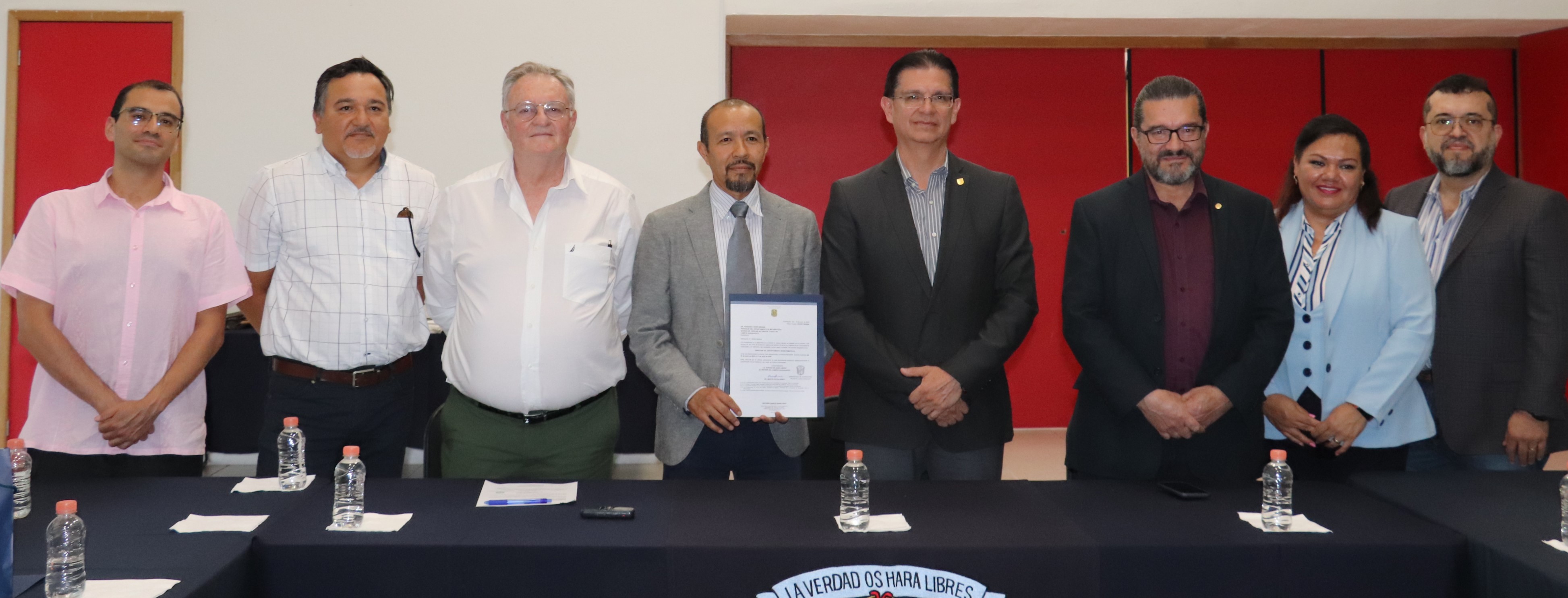 Foto: Especial Nombramiento director del Departamento de Matemáticas